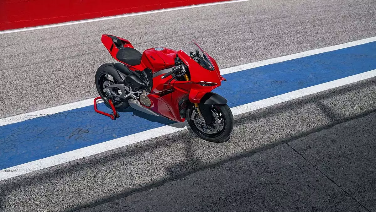 Ducati ने भारत में 2025 पैनिगेल वी4 लॉन्च की – कीमत 29.99 लाख से शुरू Ducati ने भारत में 2025 पैनिगेल वी4 लॉन्च की – कीमत 29.99 लाख से शुरू