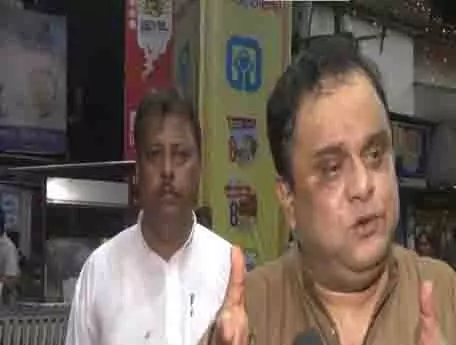 हाईकोर्ट के आदेश के बाद कोलकाता पुलिस ने बंगाल के मंत्री के खिलाफ FIR दर्ज की हाईकोर्ट के आदेश के बाद कोलकाता पुलिस ने बंगाल के मंत्री के खिलाफ FIR दर्ज की