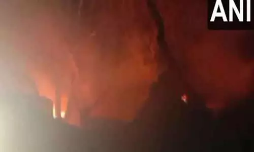 Kanpur में लकड़ी के गोदाम में लगी आग, कोई हताहत नहीं