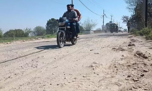 होशियारपुर-ऊना सड़क पर यात्रा करना मुश्किल, जल्द ही राहत मिलने की उम्मीद: अधिकारी