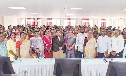 Telangana: कार्यस्थल पर महिलाओं के उत्पीड़न के खिलाफ सख्त कार्रवाई की जरूरत Telangana: कार्यस्थल पर महिलाओं के उत्पीड़न के खिलाफ सख्त कार्रवाई की जरूरत