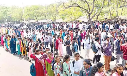Andhra: मेगा कैरियर मेले को जबरदस्त प्रतिक्रिया मिली