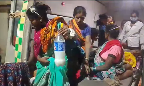 नारायणपुर सड़क हादसे के घायलों को तत्काल नहीं मिला स्वास्थ्य सुविधा नारायणपुर सड़क हादसे के घायलों को तत्काल नहीं मिला स्वास्थ्य सुविधा