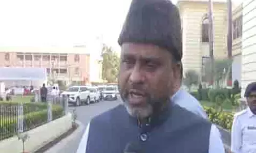 AIMIM MLA ने औरंगजेब का बचाव किया, आजमी के निलंबन पर भाजपा की आलोचना की AIMIM MLA ने औरंगजेब का बचाव किया, आजमी के निलंबन पर भाजपा की आलोचना की
