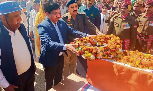 Haryana : शहीद का पानीपत गांव में सैन्य सम्मान के साथ अंतिम संस्कार किया