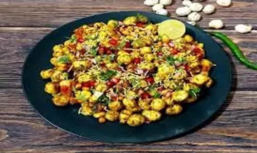 Makhana Chaat Recipe: शाम के नाश्ते में कुछ चटपटा खाने का मन हो तो बनाएं मखाना चाट, जानें रेसिपी Makhana Chaat Recipe: शाम के नाश्ते में कुछ चटपटा खाने का मन हो तो बनाएं मखाना चाट, जानें रेसिपी