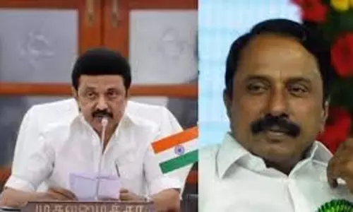 सेनगोट्टैयन की अध्यक्षता में हुई एआईएडीएमके की बैठक में हाथापाई हो गई सेनगोट्टैयन की अध्यक्षता में हुई एआईएडीएमके की बैठक में हाथापाई हो गई