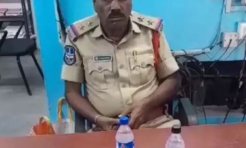 60 वर्षीय Korutla सब-इंस्पेक्टर को 5,000 रुपये की रिश्वत मामले में गिरफ्तार किया 60 वर्षीय Korutla सब-इंस्पेक्टर को 5,000 रुपये की रिश्वत मामले में गिरफ्तार किया