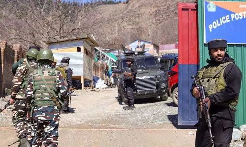 Kashmir में पुलिस चौकी के पास ग्रेनेड हमला संदिग्ध
