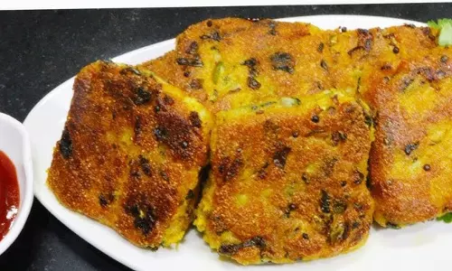 सूजी वेजी स्क्वेर्स रेसिपी सूजी वेजी स्क्वेर्स रेसिपी