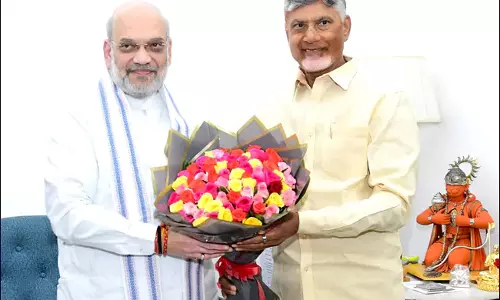CM Chandrababu : भूमि अधिग्रहण विरोधी कानून पारित करें