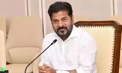 Telangana: सीएम रेवंत रेड्डी जना रेड्डी के घर गए Telangana: सीएम रेवंत रेड्डी जना रेड्डी के घर गए