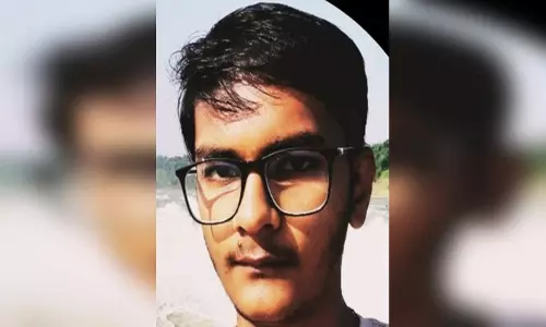 बीटेक छात्र का शव संदिग्ध परिस्थितियों में बाथरूम से बरामद, इंजेक्शन की निडिल बरामद बीटेक छात्र का शव संदिग्ध परिस्थितियों में बाथरूम से बरामद, इंजेक्शन की निडिल बरामद