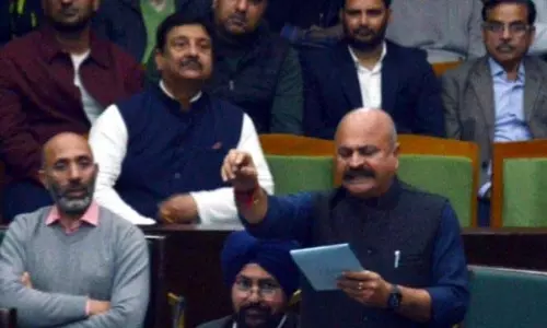 युद्धवीर सेठी ने विधानसभा में बढ़ती नशीली दवाओं के दुरुपयोग पर चिंता जताई युद्धवीर सेठी ने विधानसभा में बढ़ती नशीली दवाओं के दुरुपयोग पर चिंता जताई