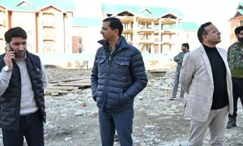 DC शोपियां ने अलोवपोरा ट्रांजिट आवास का दौरा किया