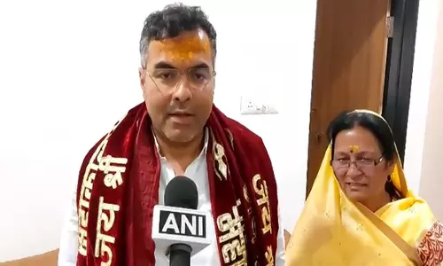 दिल्ली के मंत्री प्रवेश वर्मा ने एमपी के Ujjain में महाकालेश्वर मंदिर में पूजा की