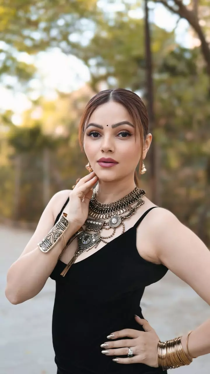 रुबीना दिलैक का दिखा गॉर्जियस लुक