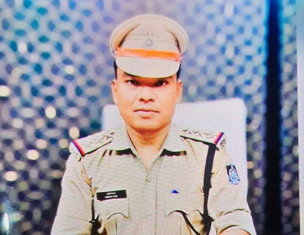 टीआई ने किया सुसाइड, सरकारी निवास में खुद को मारी गोली टीआई ने किया सुसाइड, सरकारी निवास में खुद को मारी गोली