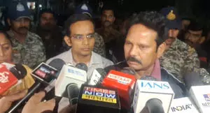 एमपी के छतरपुर में पुलिस अधिकारी ने गोली मारकर की खुदकुशी एमपी के छतरपुर में पुलिस अधिकारी ने गोली मारकर की खुदकुशी