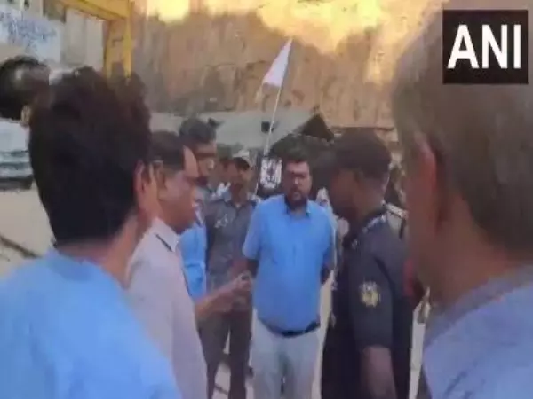 तेलंगाना एसएलबीसी सुरंग ढहने की घटना: NDMA सचिव कर्नल कीर्ति प्रताप सिंह ने बचाव प्रयासों की समीक्षा की तेलंगाना एसएलबीसी सुरंग ढहने की घटना: NDMA सचिव कर्नल कीर्ति प्रताप सिंह ने बचाव प्रयासों की समीक्षा की