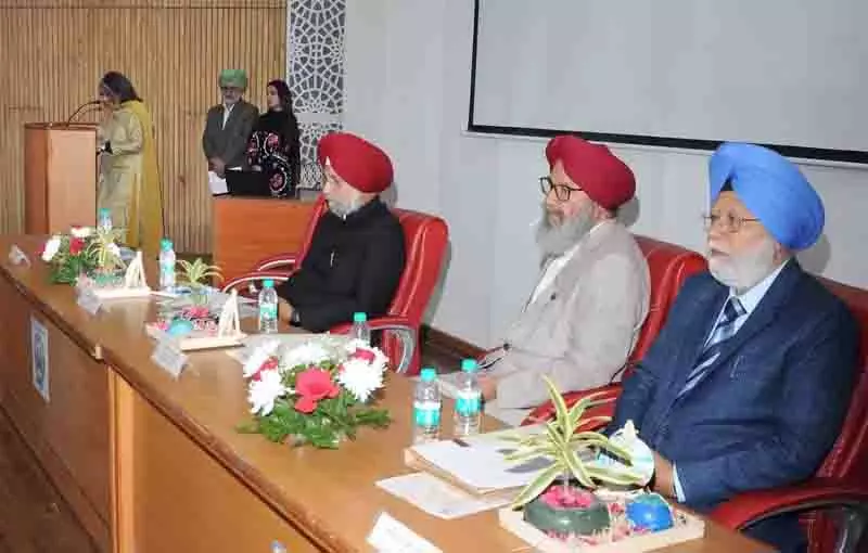 चुनाव या आवश्यकता, प्रवासन से Punjab में मानव संसाधन का ह्रास हो रहा चर्चा चुनाव या आवश्यकता, प्रवासन से Punjab में मानव संसाधन का ह्रास हो रहा चर्चा
