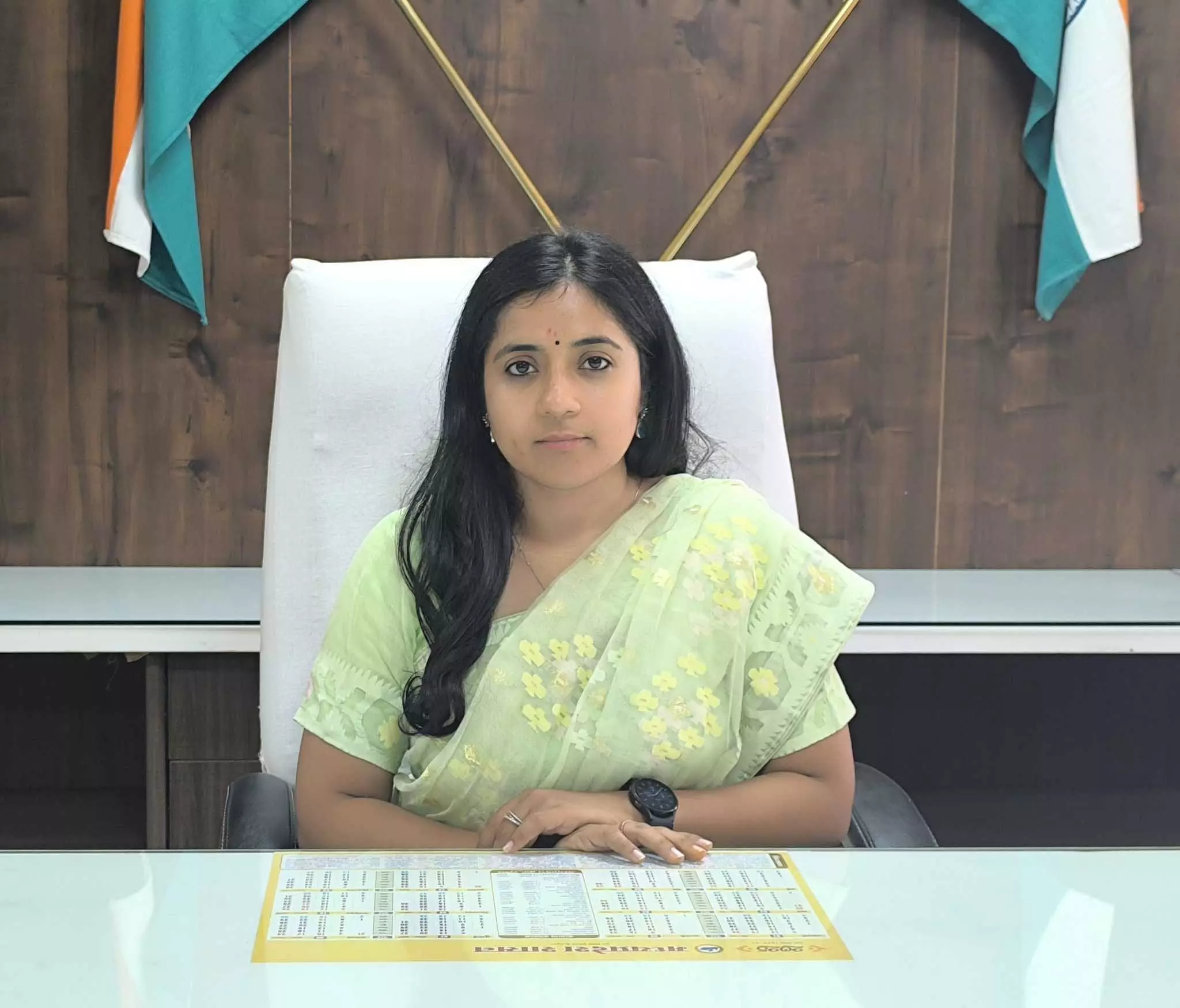 कलेक्टर ने अपनाया सख्त रुख, इन अधिकारियों के खिलाफ FIR दर्ज कराई, मची खलबली कलेक्टर ने अपनाया सख्त रुख, इन अधिकारियों के खिलाफ FIR दर्ज कराई, मची खलबली