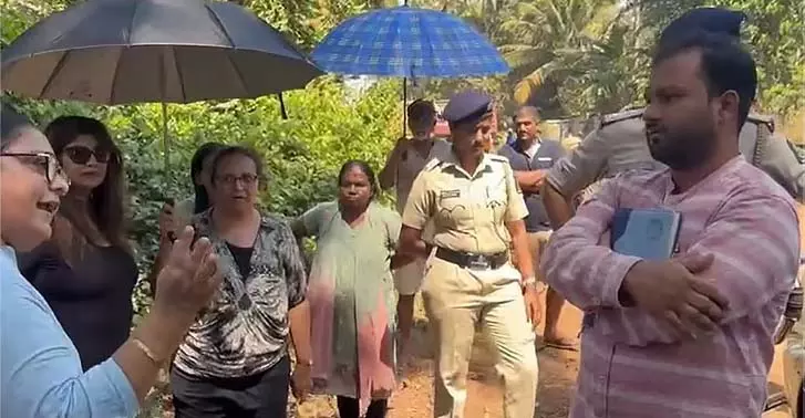 प्राइमिरो वड्डो, वेल्साओ में टकराव: सरपंच डायना गौविया ने RVNL ठेकेदार को चुनौती दी प्राइमिरो वड्डो, वेल्साओ में टकराव: सरपंच डायना गौविया ने RVNL ठेकेदार को चुनौती दी