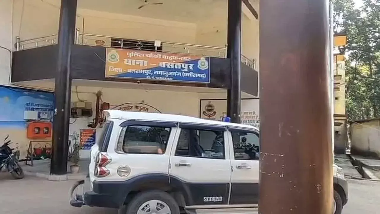 अपहरण फिर लूट, महिला को जंगल में छोड़कर भागा बदमाश अपहरण फिर लूट, महिला को जंगल में छोड़कर भागा बदमाश