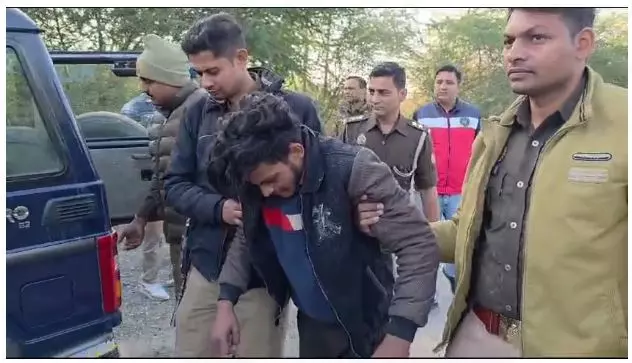 NCR Noida: चेकिंग के दौरान मुठभेड़ 3 बदमाश घायल NCR Noida: चेकिंग के दौरान मुठभेड़ 3 बदमाश घायल