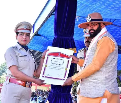 हड़ताल के आह्वान पर रोहतक बार प्रमुख का लाइसेंस निलंबित हड़ताल के आह्वान पर रोहतक बार प्रमुख का लाइसेंस निलंबित