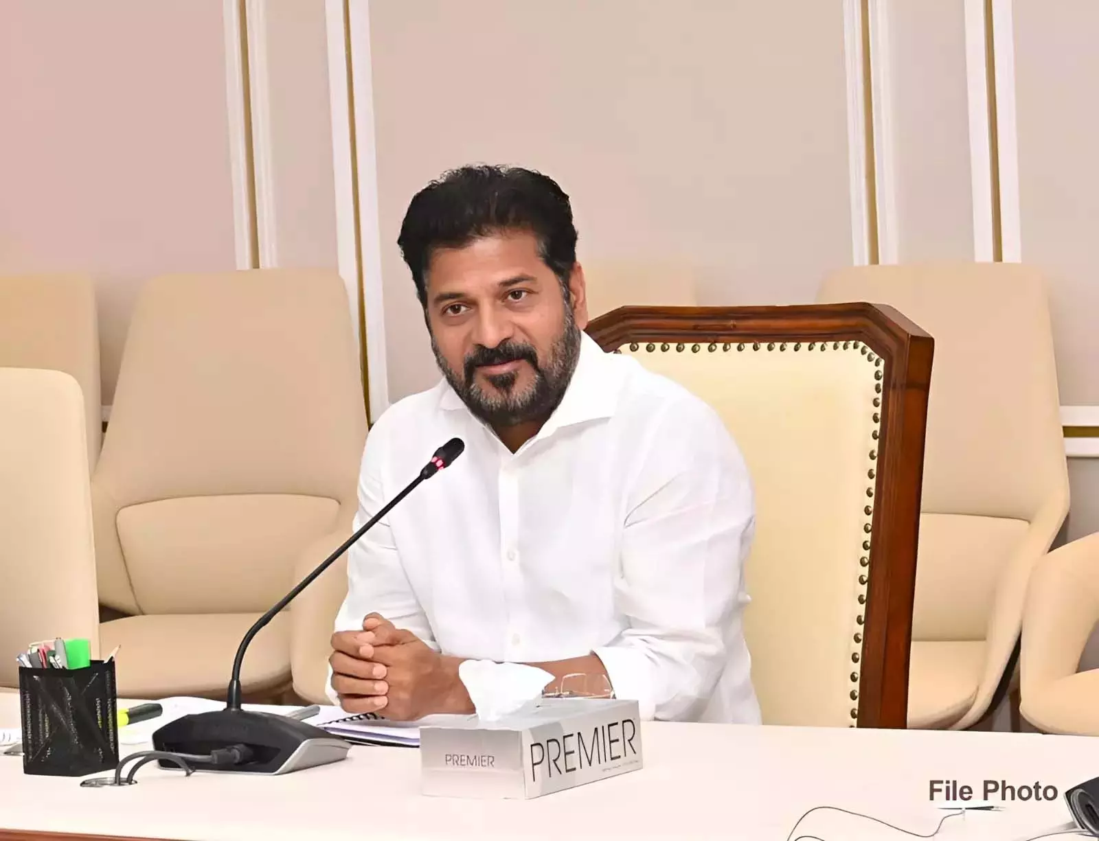 तेलंगाना कैबिनेट ने SC उप-वर्गीकरण, BC कोटा विधेयक को मंजूरी दी तेलंगाना कैबिनेट ने SC उप-वर्गीकरण, BC कोटा विधेयक को मंजूरी दी