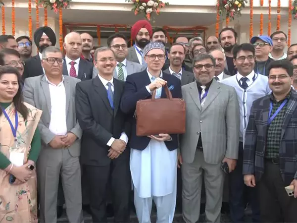 उमर अब्दुल्ला ने कृषि के लिए 815 करोड़ रुपये, पर्यटन विकास के लिए 390 करोड़ रुपये आवंटित किए उमर अब्दुल्ला ने कृषि के लिए 815 करोड़ रुपये, पर्यटन विकास के लिए 390 करोड़ रुपये आवंटित किए