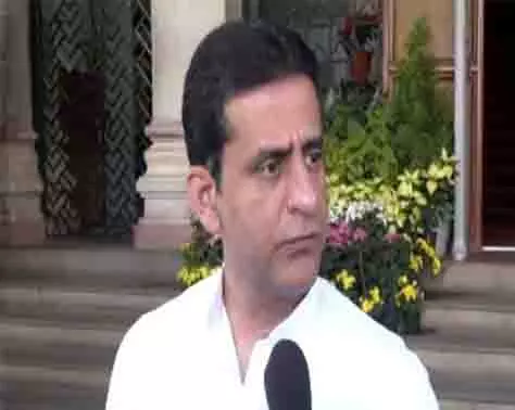 Rizwan Arshad ने मोहम्मद शमी का बचाव करते हुए कहा, देश के लिए खेलना प्राथमिक कर्तव्य Rizwan Arshad ने मोहम्मद शमी का बचाव करते हुए कहा, देश के लिए खेलना प्राथमिक कर्तव्य