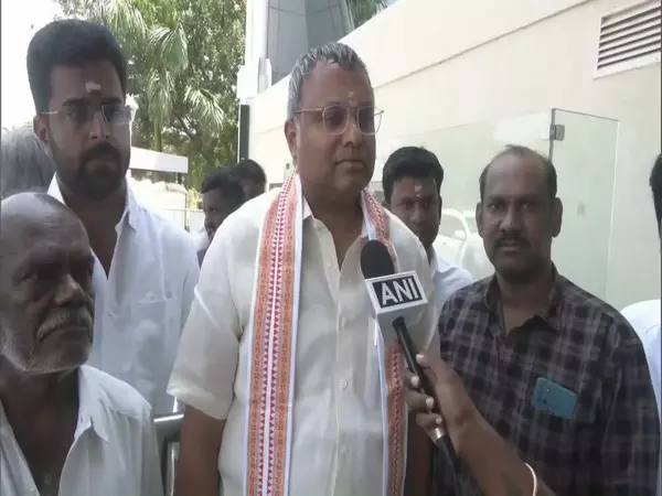 कांग्रेस के कार्ति चिदंबरम ने त्रिभाषा नीति विवाद पर MK स्टालिन का किया समर्थन कांग्रेस के कार्ति चिदंबरम ने त्रिभाषा नीति विवाद पर MK स्टालिन का किया समर्थन