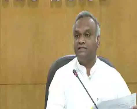 देश के मौजूदा संकट पर कोई बहस नहीं हो रही: औरंगजेब विवाद के बीच प्रियांक खड़गे ने मीडिया पर निशाना साधा देश के मौजूदा संकट पर कोई बहस नहीं हो रही: औरंगजेब विवाद के बीच प्रियांक खड़गे ने मीडिया पर निशाना साधा