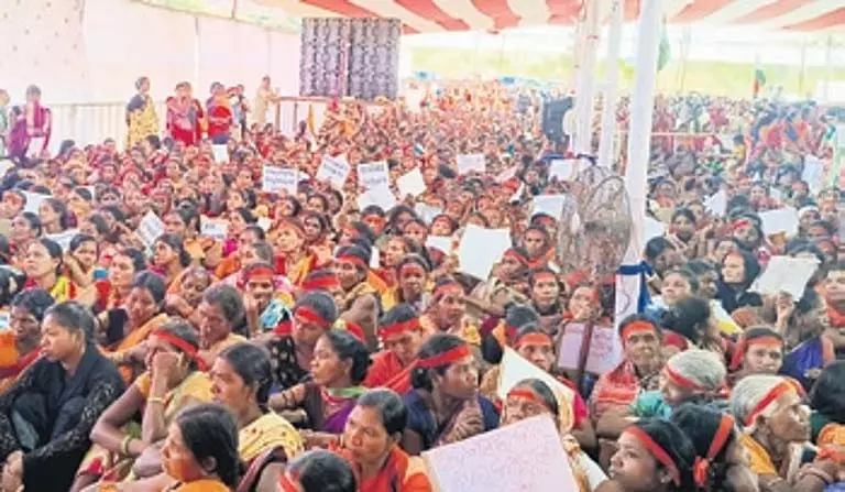 Koraput के ग्रामीणों ने बालदा बॉक्साइट खनन का विरोध किया Koraput के ग्रामीणों ने बालदा बॉक्साइट खनन का विरोध किया