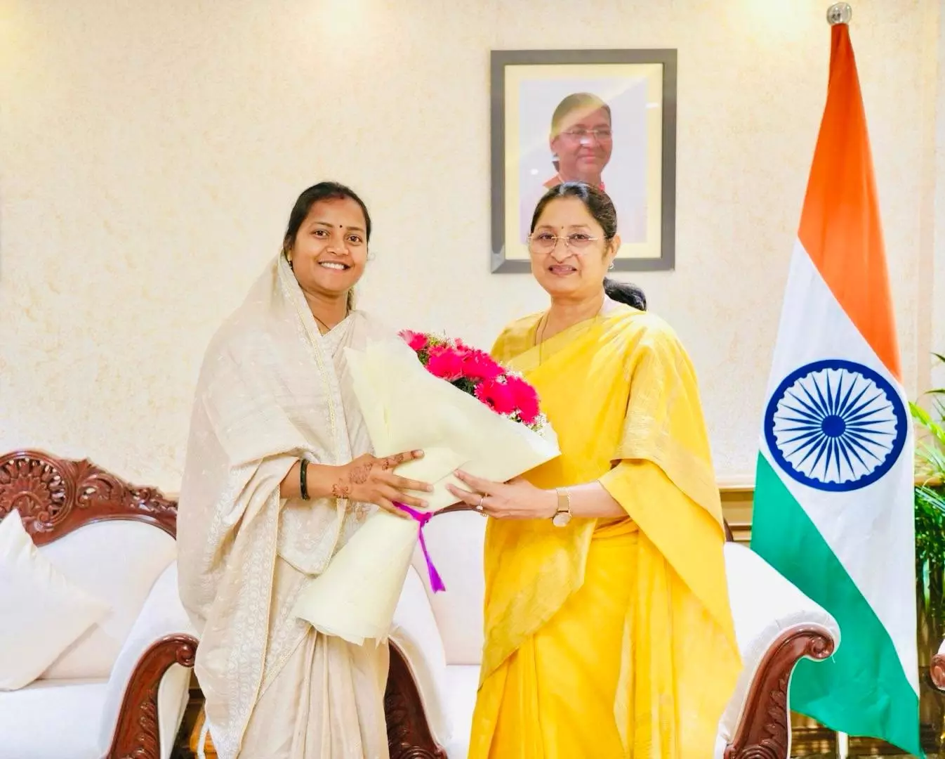 केन्द्रीय महिला एवं बाल विकास मंत्री से मंत्री राजवाड़े ने की मुलाकात केन्द्रीय महिला एवं बाल विकास मंत्री से मंत्री राजवाड़े ने की मुलाकात