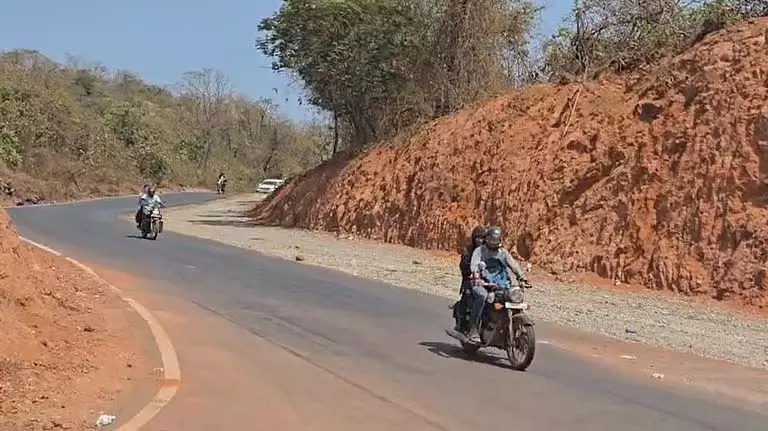 मालपे पेरनेम NH 66 सड़क की खतरनाक स्थिति मालपे पेरनेम NH 66 सड़क की खतरनाक स्थिति