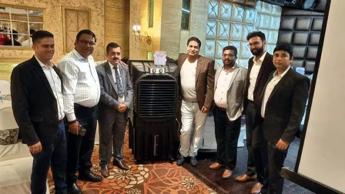 महाराजा व्हाइटलाइन ने Jammu में एयर कूलर की नई रेंज 0% फाइनेंस सुविधा के साथ लॉन्च की महाराजा व्हाइटलाइन ने Jammu में एयर कूलर की नई रेंज 0% फाइनेंस सुविधा के साथ लॉन्च की