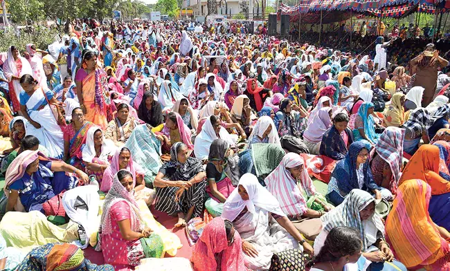 Andhra: मंडुटेंडा में आशा कार्यकर्ताओं का विरोध प्रदर्शन Andhra: मंडुटेंडा में आशा कार्यकर्ताओं का विरोध प्रदर्शन
