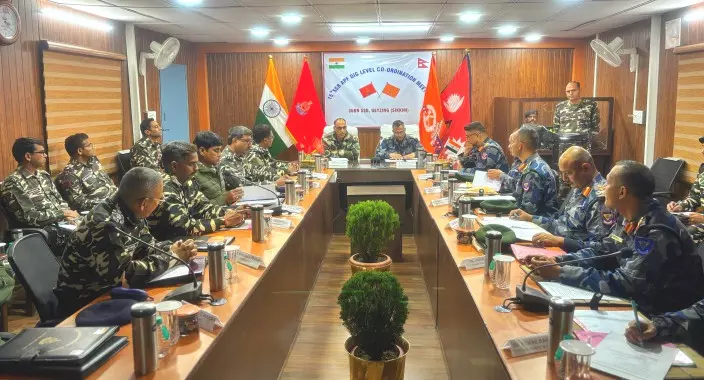 गेजिंग में SSB और एपीएफ नेपाल की बैठक में सीमा सुरक्षा पर ध्यान केंद्रित किया गया गेजिंग में SSB और एपीएफ नेपाल की बैठक में सीमा सुरक्षा पर ध्यान केंद्रित किया गया