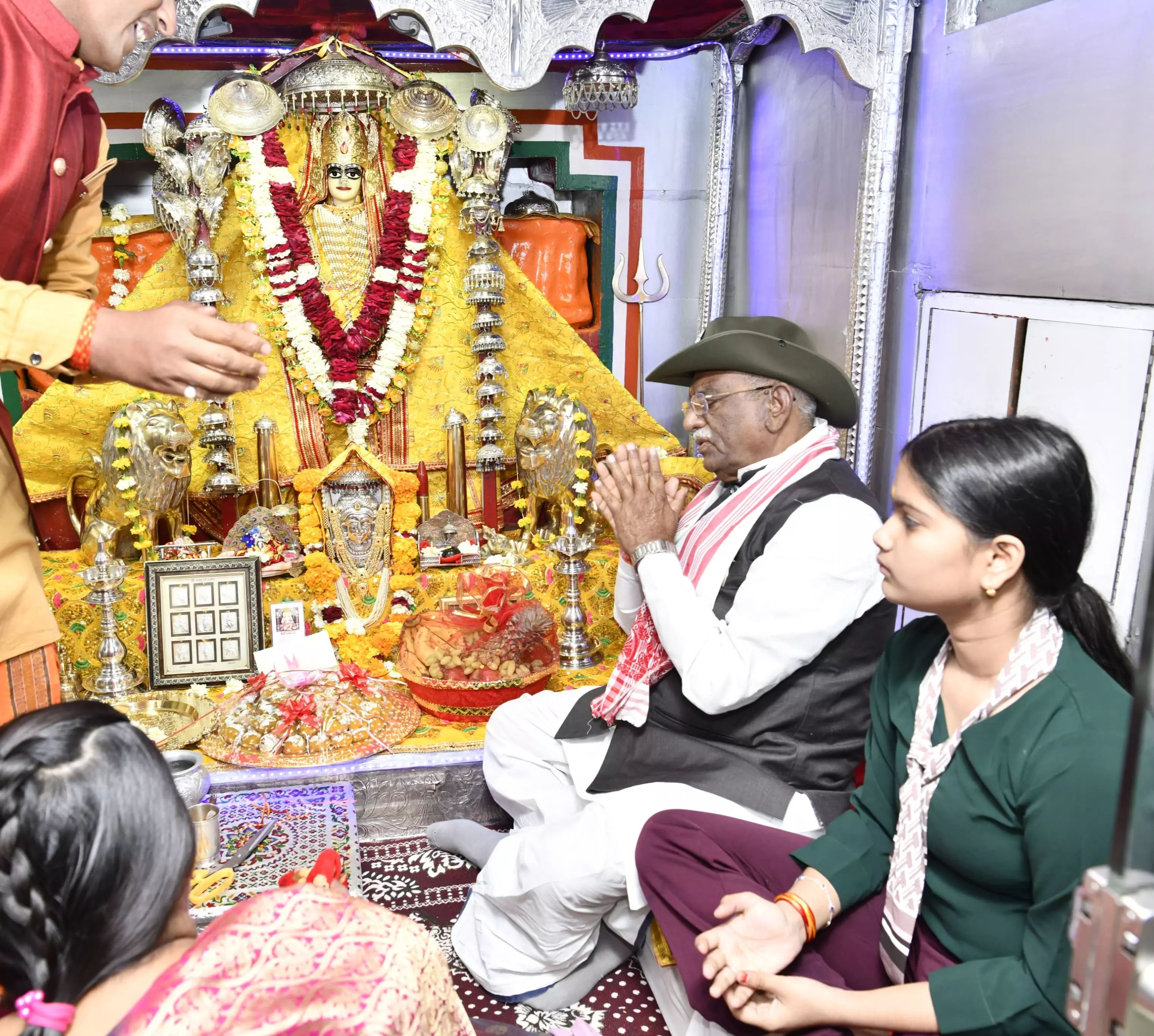 Jaipur: आस्था और शौर्य का अद्भुत प्रतीक है तनोट माता मंदिर -राज्यपाल बागडे Jaipur: आस्था और शौर्य का अद्भुत प्रतीक है तनोट माता मंदिर -राज्यपाल बागडे