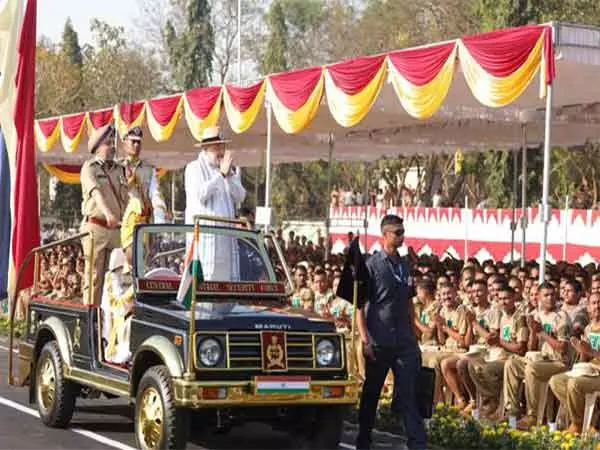 अमित शाह तमिलनाडु के थाक्कोलम में CISF स्थापना दिवस परेड में हुए शामिल अमित शाह तमिलनाडु के थाक्कोलम में CISF स्थापना दिवस परेड में हुए शामिल