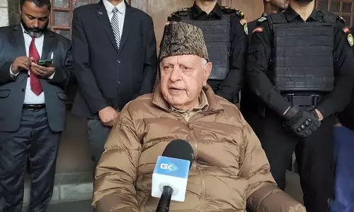 भारत-पाक संबंध सुधरें तो जम्मू-कश्मीर के लिए बेहतर होगा: फारूक अब्दुल्ला भारत-पाक संबंध सुधरें तो जम्मू-कश्मीर के लिए बेहतर होगा: फारूक अब्दुल्ला