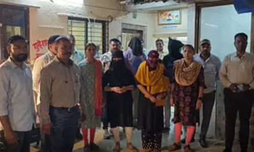 उल्हासनगर में क्राइम ब्रांच ने दो बांग्लादेशी महिलाओं को किया गिरफ्तार, पनाह देने वाले दो लोगों को भी पकड़ा उल्हासनगर में क्राइम ब्रांच ने दो बांग्लादेशी महिलाओं को किया गिरफ्तार, पनाह देने वाले दो लोगों को भी पकड़ा