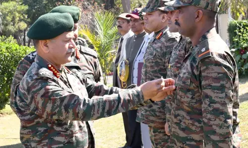General Upendra Dwivedi ने उत्तरी सीमाओं पर विकास के लिए गठन की परिचालन तैयारियों की समीक्षा की