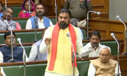 सम्राट चौधरी ने तेजस्वी को बताया बउआ, कहा - नीतीश ने खटारा को मर्सिडीज बनाया