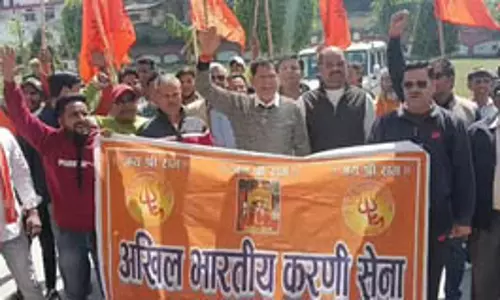 करणी सेना ने एएमयू में होली खेलने का किया ऐलान, पीएम मोदी के नाम सौंपा ज्ञापन