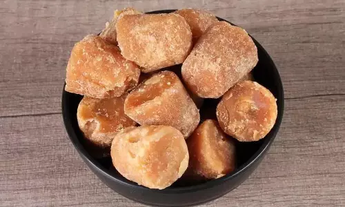 Jaggery Recipe: गुड़ के साथ तैयार करें ये स्वादिष्ट रेसिपी Jaggery Recipe: गुड़ के साथ तैयार करें ये स्वादिष्ट रेसिपी