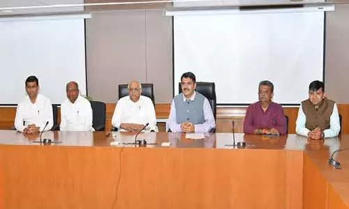 Gujarat CM ने बनासकांठा डेयरी वीर्य केंद्र का उद्घाटन किया
